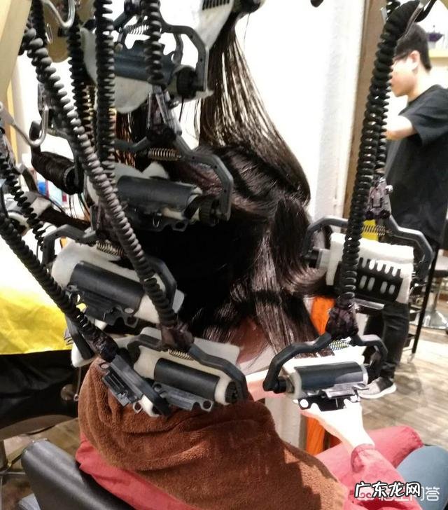 冷烫与热烫哪个对头发伤害更大？有什么科学依据吗？