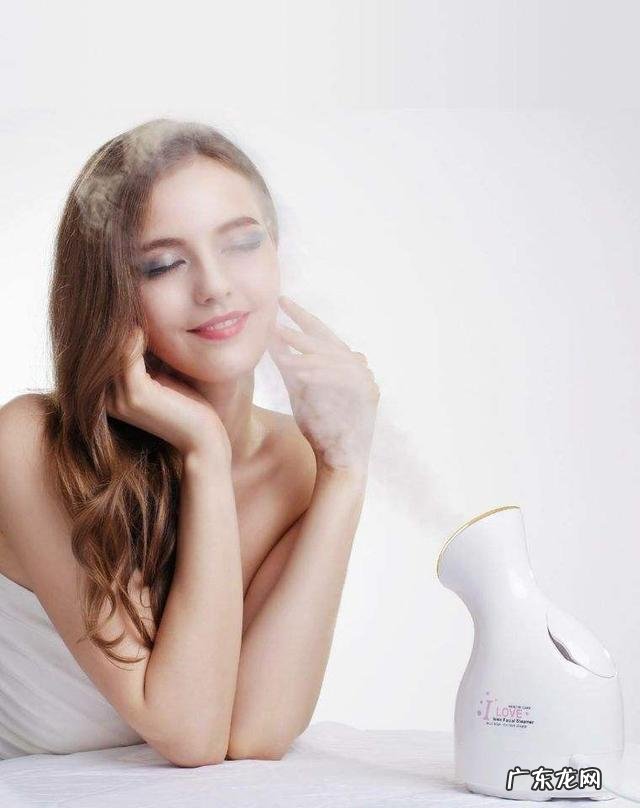 正常的脸部按摩应当怎样做?