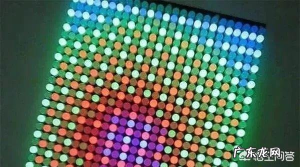 手机屏幕分辨率真的是越高越清晰吗？