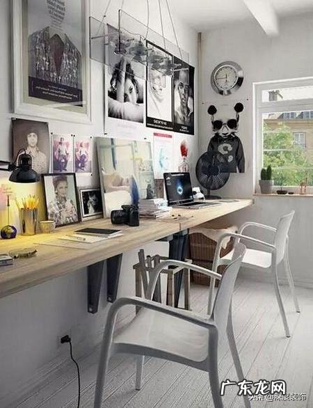 25㎡的卧室怎么同时拥有衣橱、书桌和各种大件家具而不突兀？