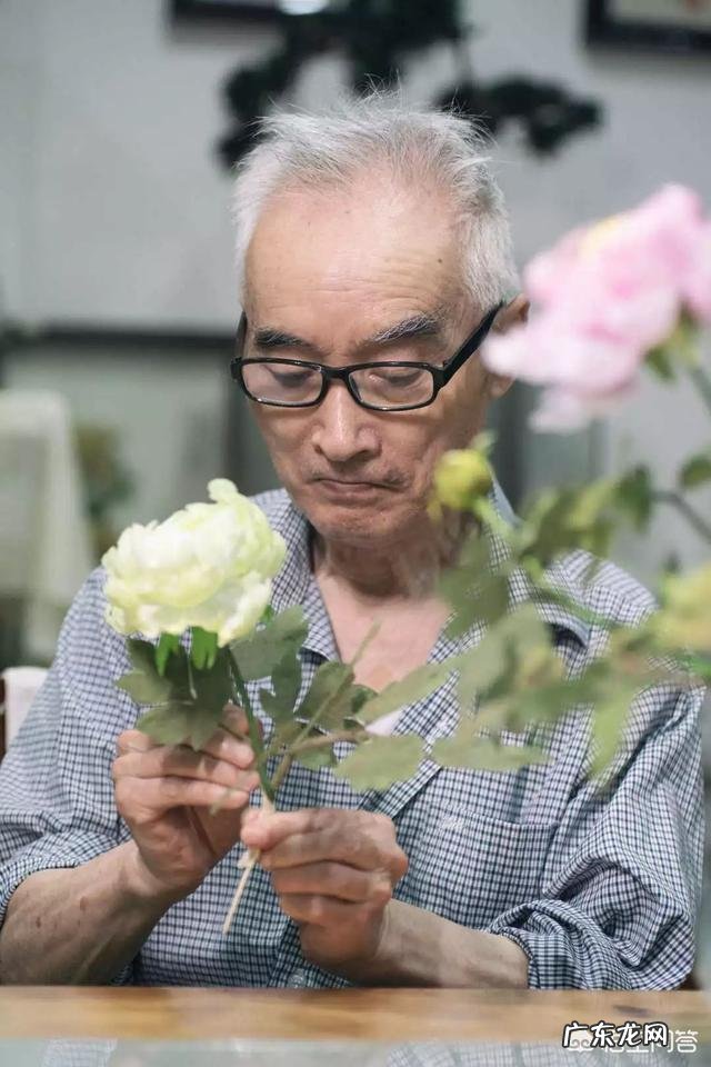 昔日清朝皇后佩戴的通草花，全国仅剩两八旬老翁会做，会失传吗？