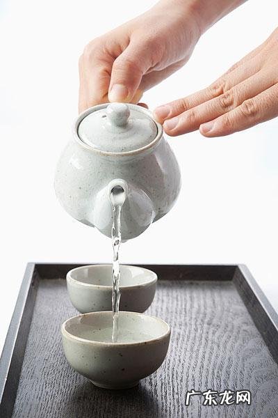 用什么可以去掉红血丝?