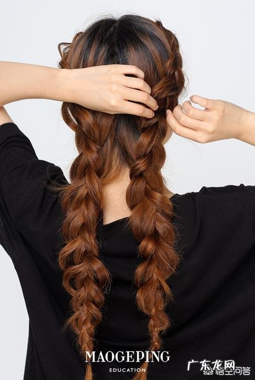 双麻花辫怎么扎好看？该怎么编？