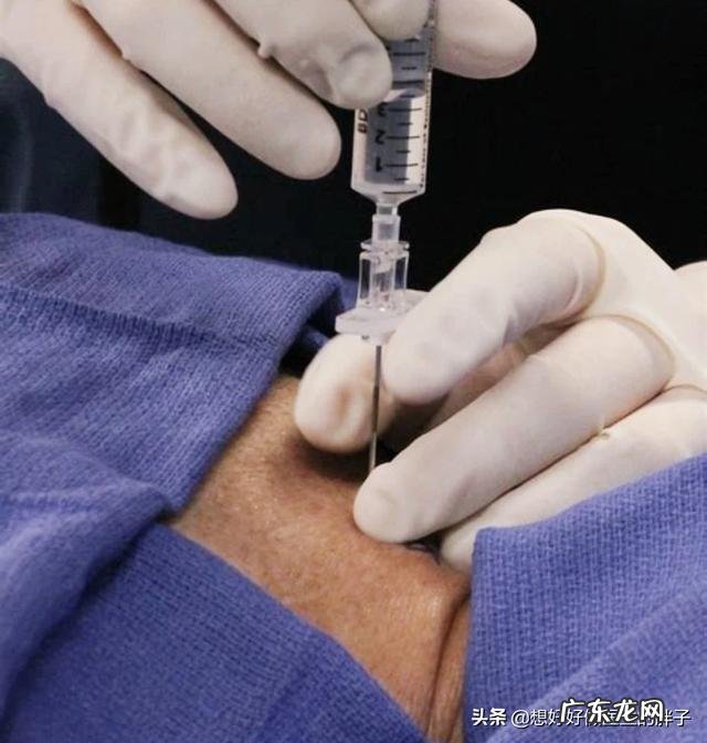 手臂酸疼，胳膊都抬不起来，手臂及肩膀疼得钻心刮骨，是什么原因？