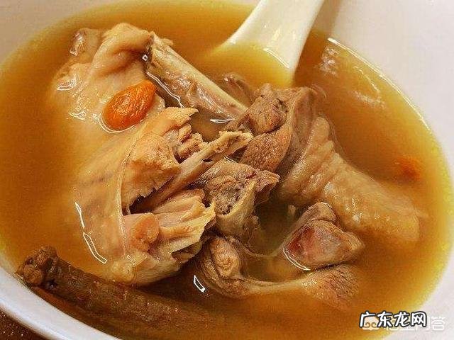 如何自制可口的养颜鸡汤？