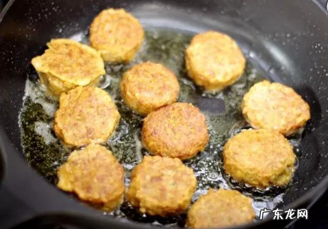 孕早期菜谱家常菜做法都有哪些呢？孕早期老想吃东西，但是吃了都会吐了？