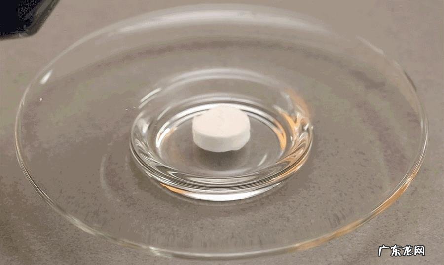 为什么好多产品里有玻尿酸,它对女生护肤的作用真的那么大吗?