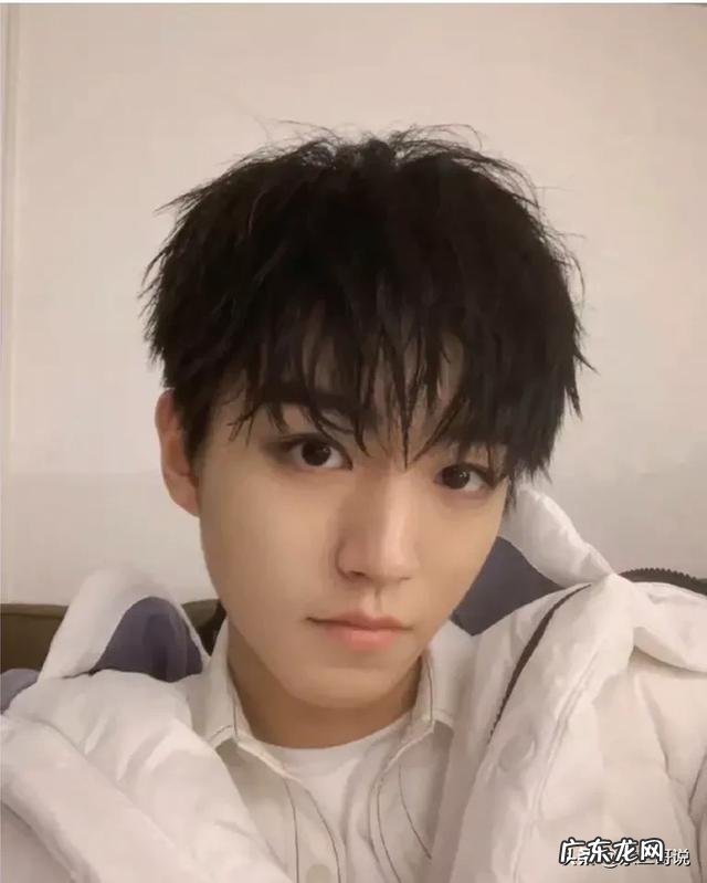 男生微胖留什么发型好看?