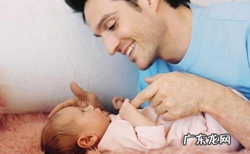 男人当月嫂究竟该不该接受?