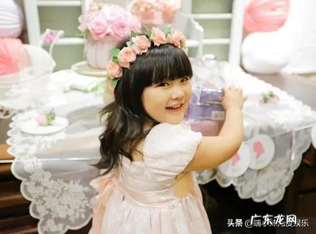 前湖南卫视主持人李湘的日子过得很滋润,她的近况如何?