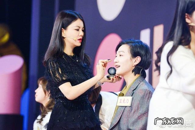 前湖南卫视主持人李湘的日子过得很滋润，她的近况如何？