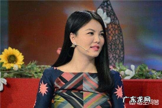 前湖南卫视主持人李湘的日子过得很滋润,她的近况如何?