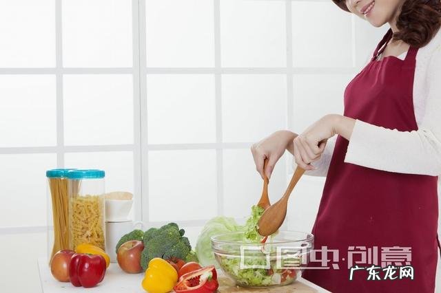 婴儿什么时候添加辅食？