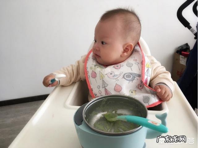 婴儿什么时候添加辅食?