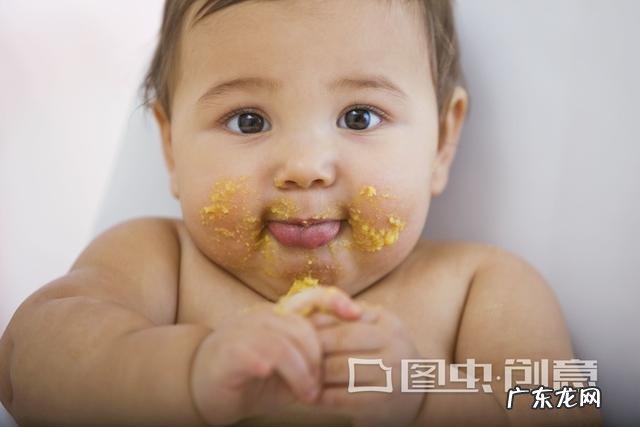 婴儿什么时候添加辅食？