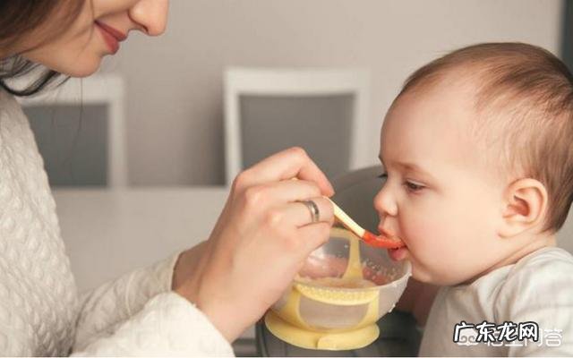 婴儿什么时候添加辅食?