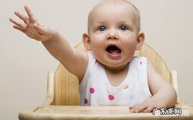 婴儿什么时候添加辅食？