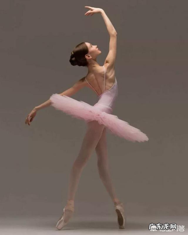 孩子是女孩特别喜欢跳舞,学什么舞蹈好?