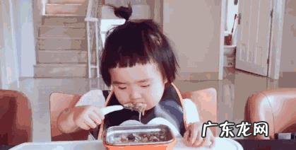 1岁多宝宝每天应该怎样吃才能保证营养？