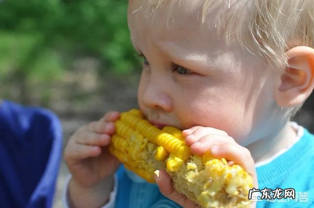 1岁多宝宝每天应该怎样吃才能保证营养?