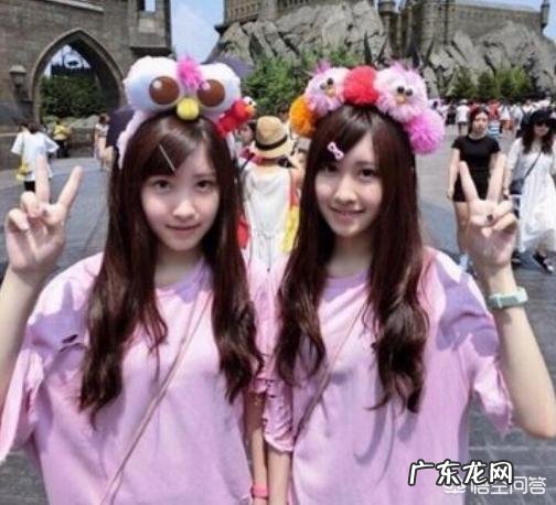 我好想知道同卵双胞胎是一个精子和一个卵子形成的,还是一个卵子两个精子形成的?