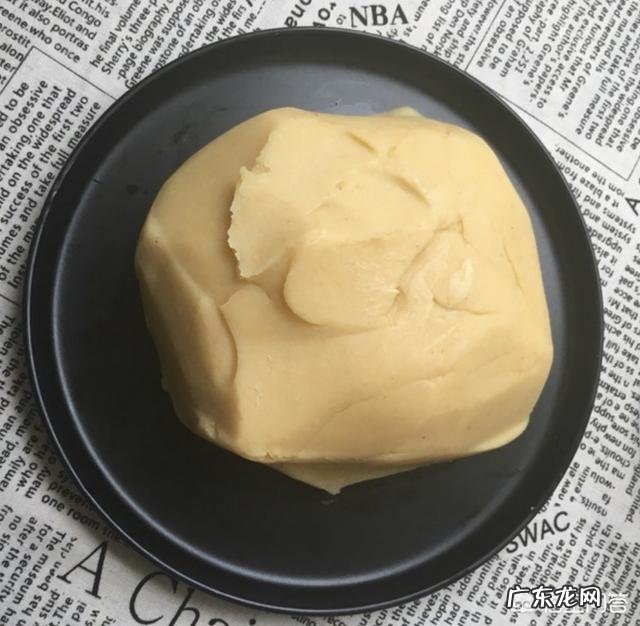 月饼中的莲蓉是怎么做的?用什么材料做的?方法是什么?