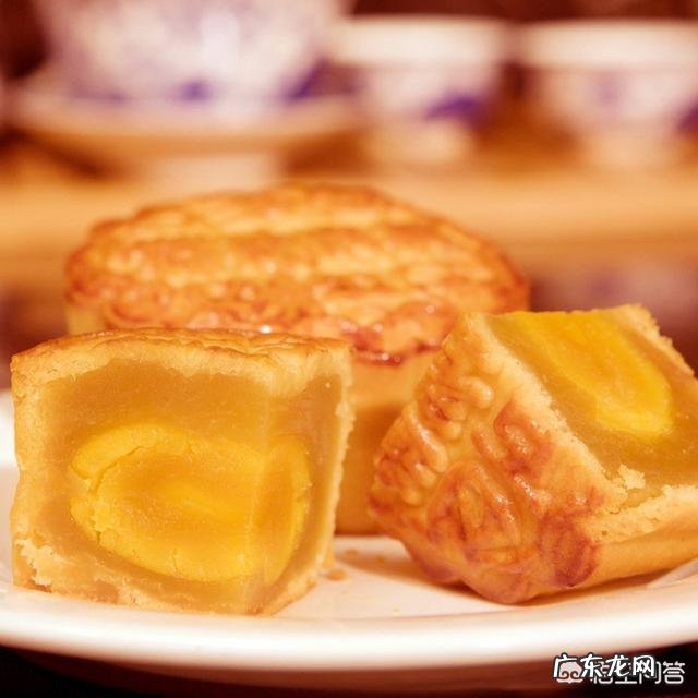 月饼中的莲蓉是怎么做的?用什么材料做的?方法是什么?