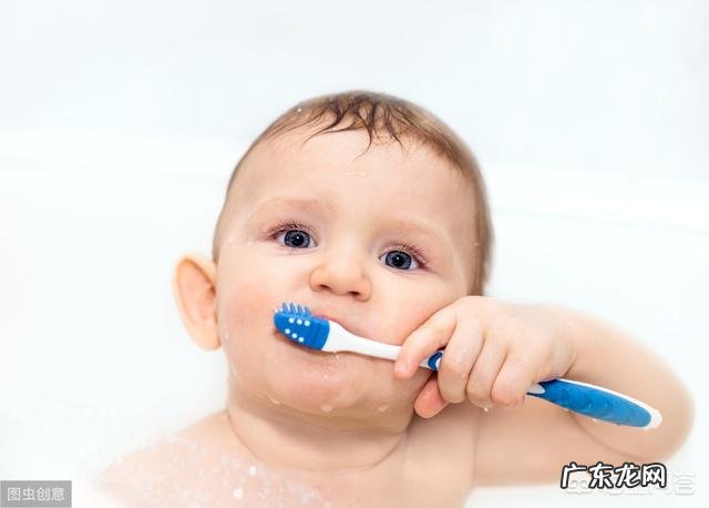 家庭中该如何给宝宝选牙膏，是含氟的好还是不含氟的好？
