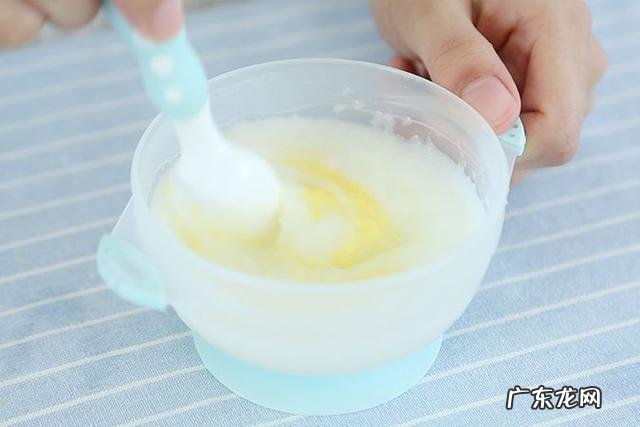 五个月的宝宝可以吃鸡蛋黄吗?