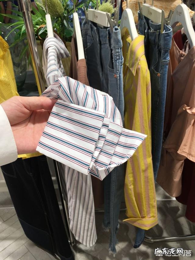 今年秋季流行什么衣服?