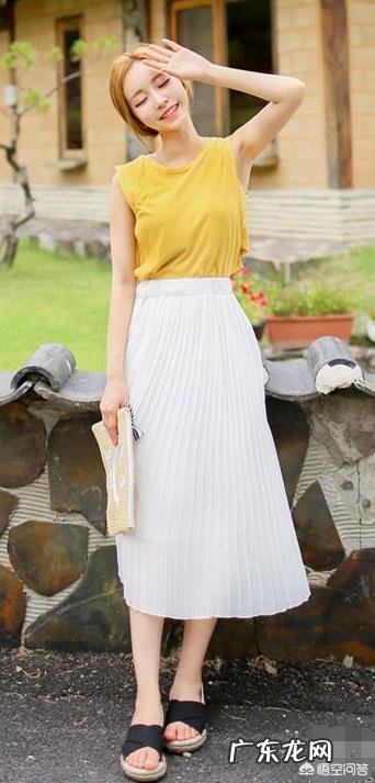 白色长裙怎么搭配上衣?