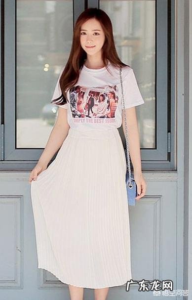 白色长裙怎么搭配上衣?