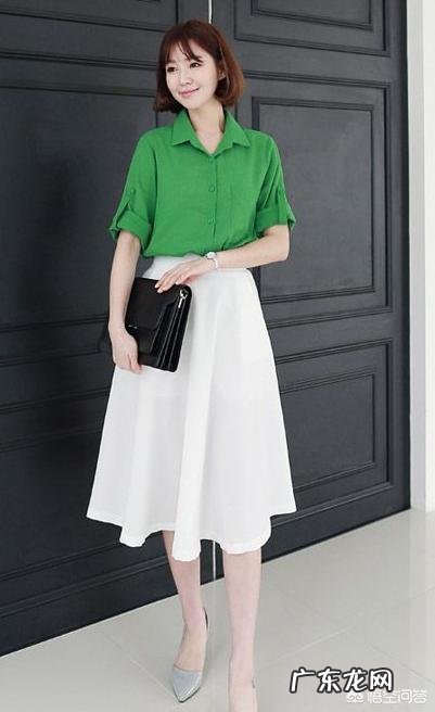白色长裙怎么搭配上衣?