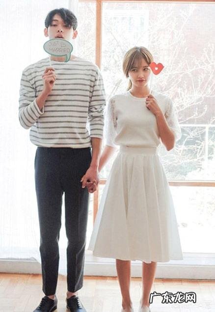 白色长裙怎么搭配上衣?