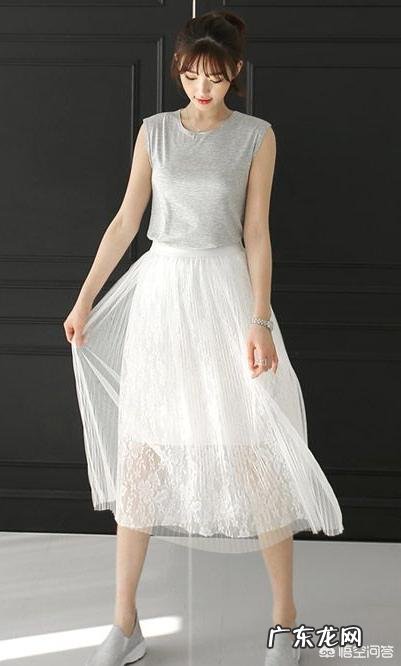 白色长裙怎么搭配上衣?