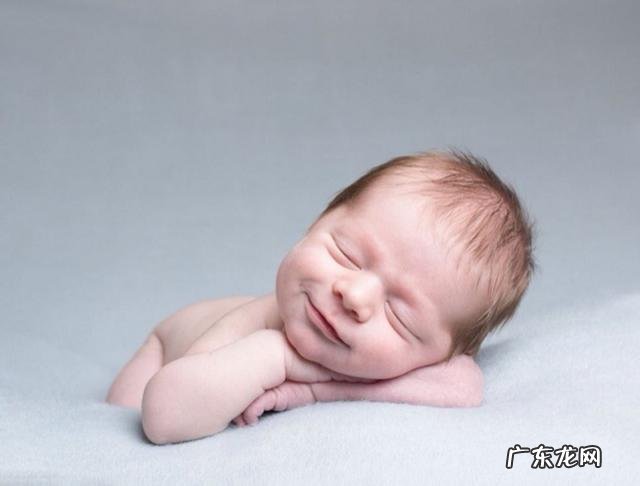 婴儿多大可以开始喝水?