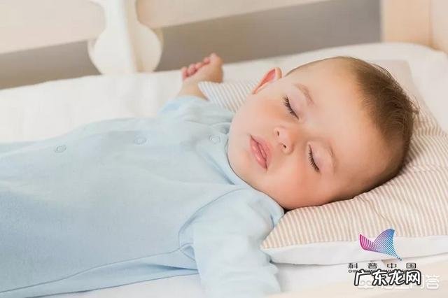 每天睡觉什么睡姿最舒服?