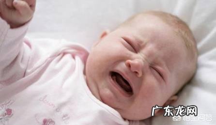 宝宝总吐奶怎么办?