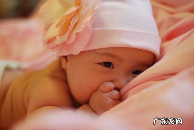 如何正确地喂养刚出生的孩子?
