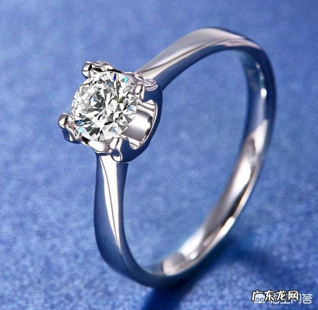 哪个牌子的钻戒性价比高?