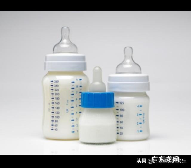 新生儿奶瓶是玻璃的好还是硅胶的好？