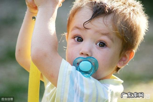 安抚奶嘴的使用有什么利弊?