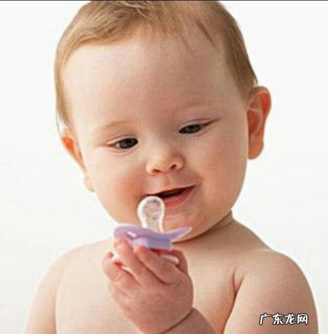 安抚奶嘴的使用有什么利弊?