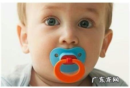 安抚奶嘴的使用有什么利弊?