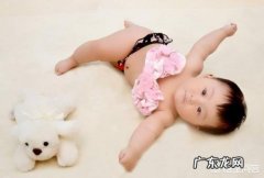 新生儿支气管肺炎是怎么引起的？