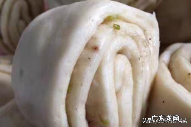 白白的精粉面和稍黑的农村石磨面，你更喜欢吃哪一种？