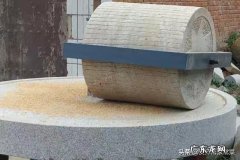 白白的精粉面和稍黑的农村石磨面，你更喜欢吃哪一种？