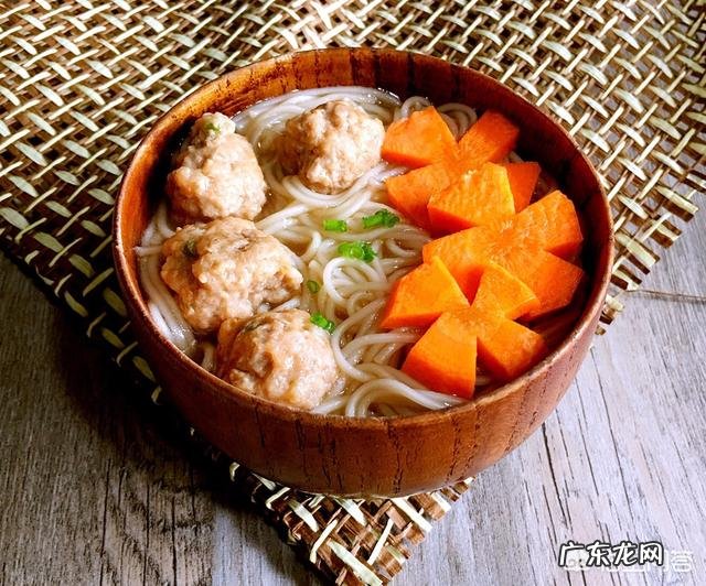 如何给宝宝做简单方便的辅食？