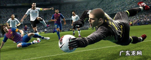 足球挑球过人技巧