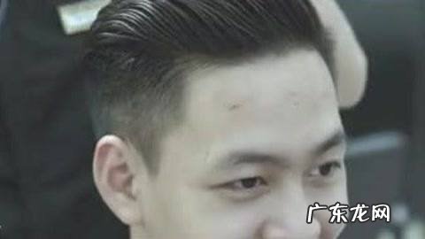男生额头窄适合什么发型